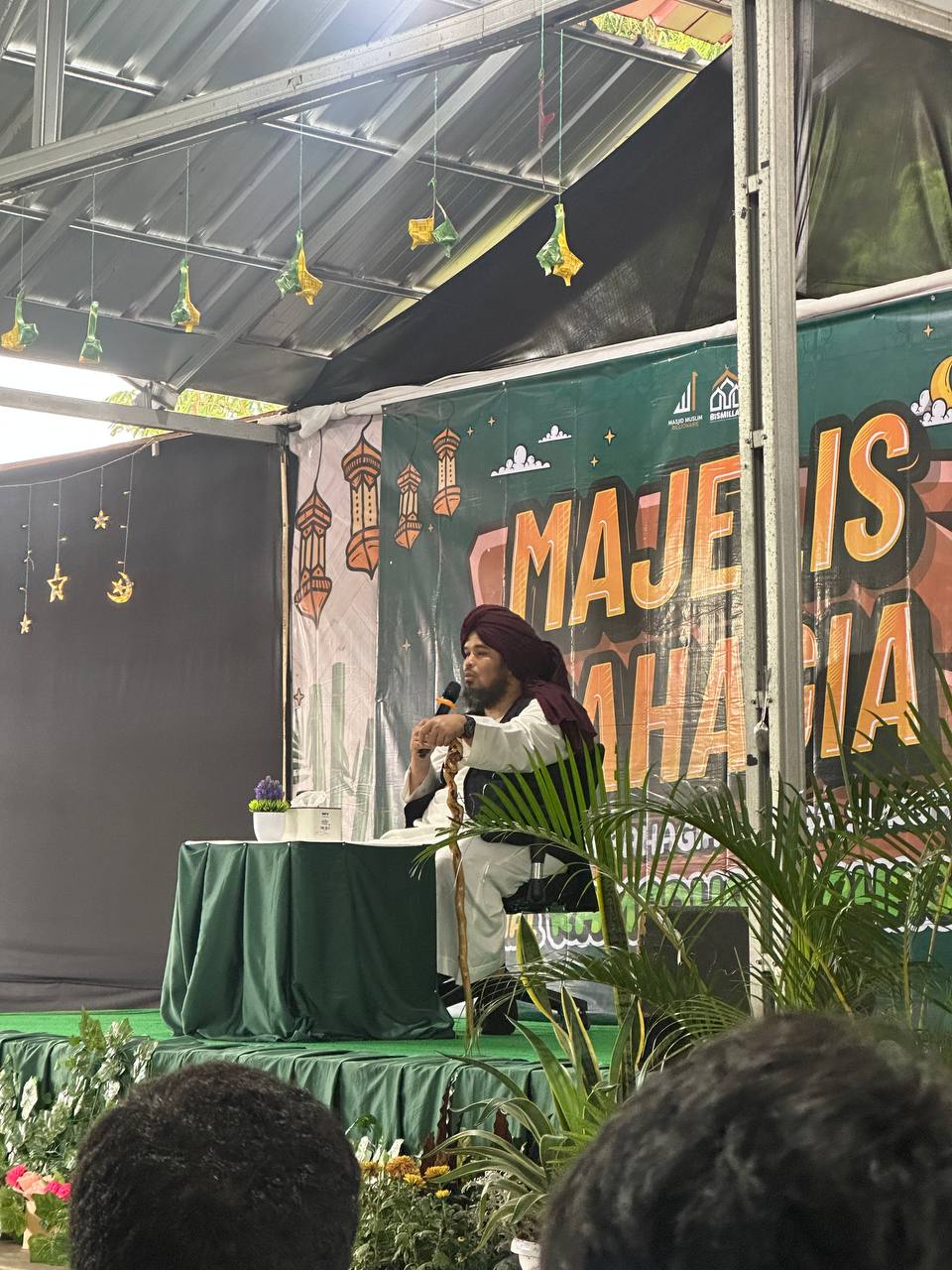 Majelis Bahagai Spesial di Masjid Muslim Billionaire Bersama Ustadz Derry Sulaiman