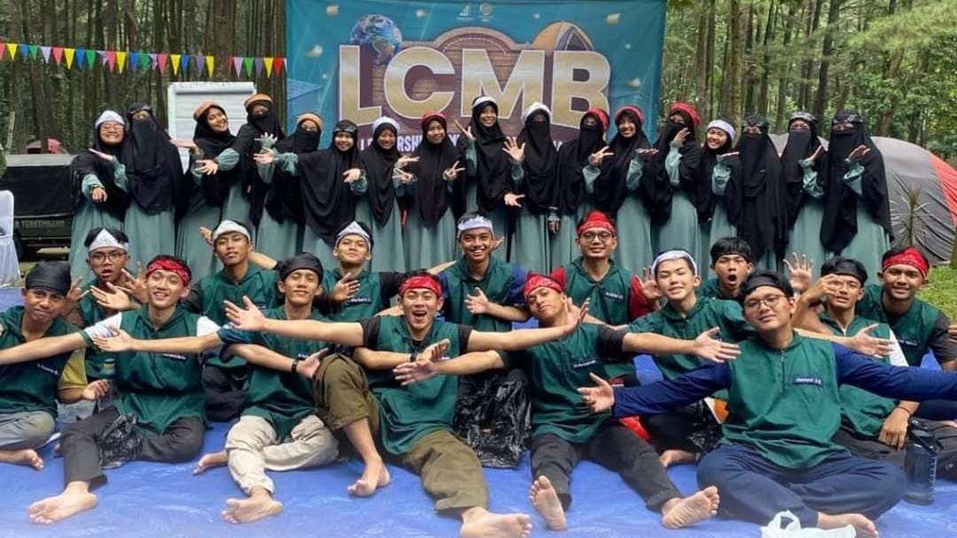 Pondok CEO: Pendidikan Gratis dengan Jaminan Kerja untuk Menekan Angka Pengangguran di Indonesia